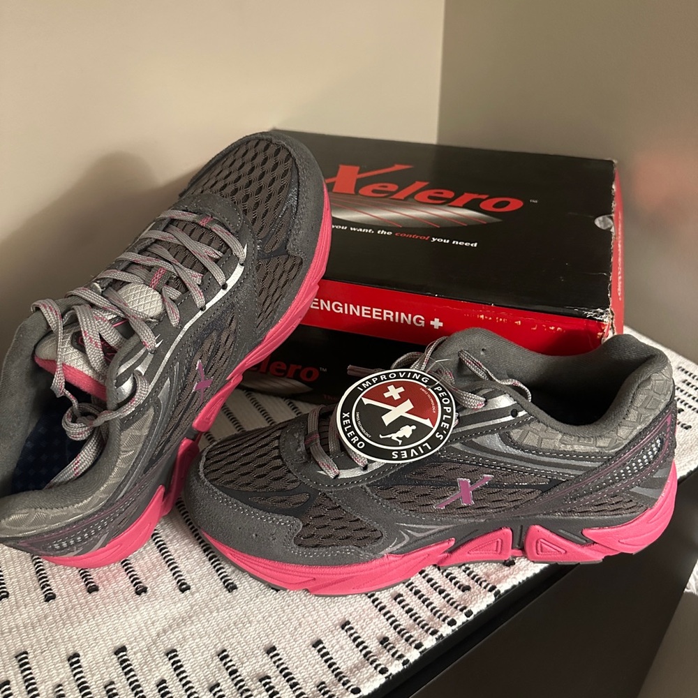 Women’s 9.5 Xelero shoes